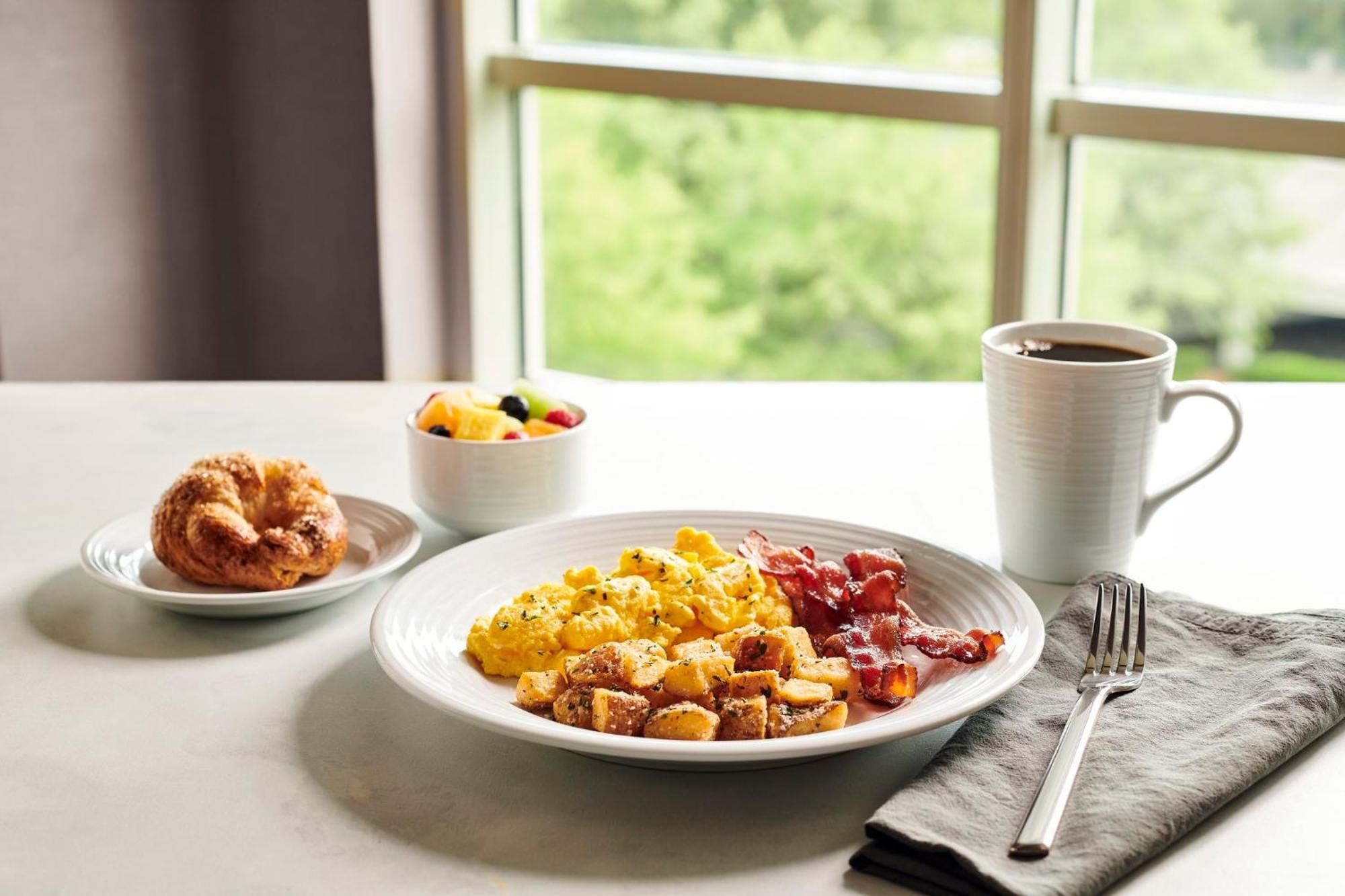 Holiday Inn Baton Rouge College Drive I-10 By Ihg Exteriör bild